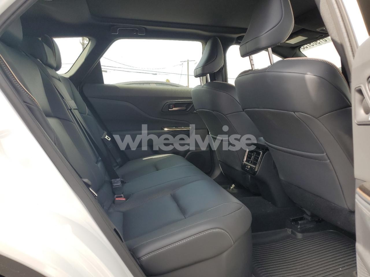 Photo 11 of 2025 TOYOTA CROWN SIGNIA XLE (VIN JTDACAAJ5S3022909)