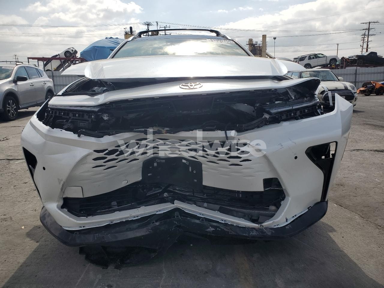 Photo 5 of 2025 TOYOTA CROWN SIGNIA XLE (VIN JTDACAAJ5S3022909)