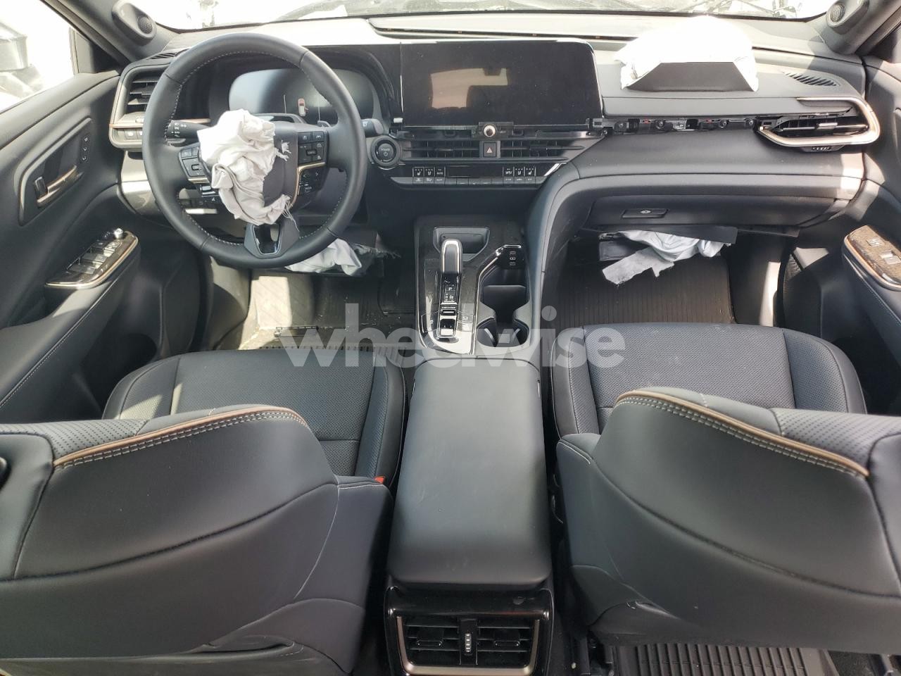 Photo 8 of 2025 TOYOTA CROWN SIGNIA XLE (VIN JTDACAAJ5S3022909)