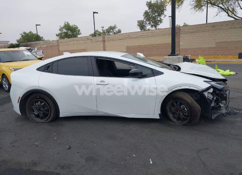 Photo 14 of 2023 Toyota Prius LE/LIMITED/XLE (VIN JTDACAAU0P3008580)