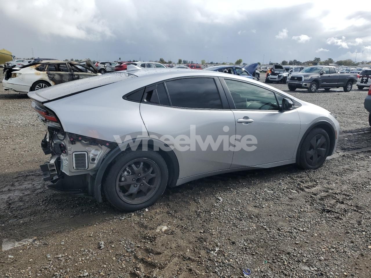 Photo 3 of 2024 TOYOTA PRIUS LE (VIN JTDACAAU1R3026508)