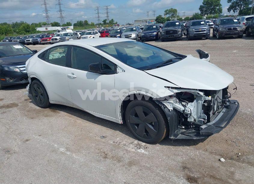 2024 Toyota Prius LE (VIN JTDACAAU1R3032910) main photo