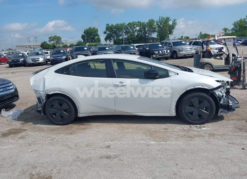 Photo 14 of 2024 Toyota Prius LE (VIN JTDACAAU1R3032910)