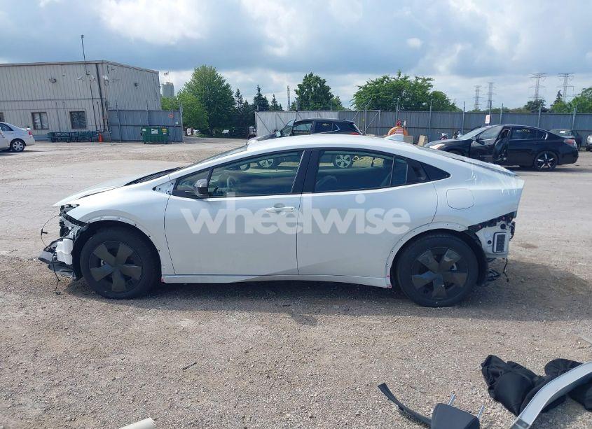 Photo 15 of 2024 Toyota Prius LE (VIN JTDACAAU1R3032910)
