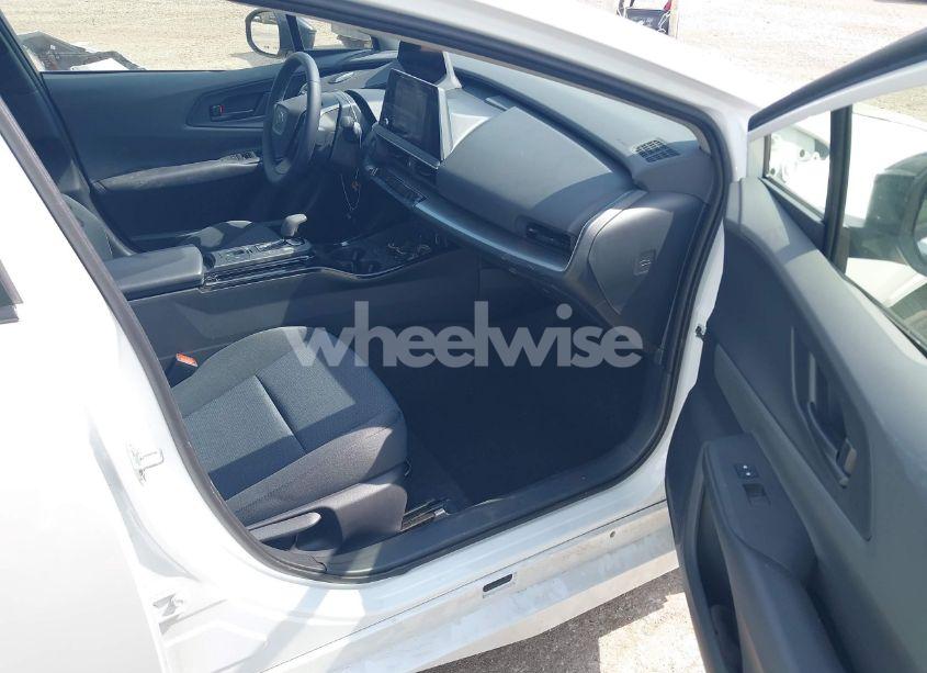 Photo 5 of 2024 Toyota Prius LE (VIN JTDACAAU1R3032910)