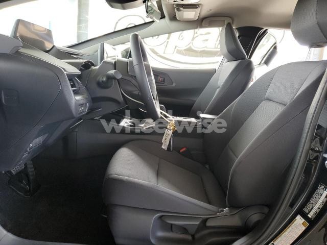 Photo 4 of 2025 TOYOTA PRIUS LE (VIN JTDACAAU1S3061992)