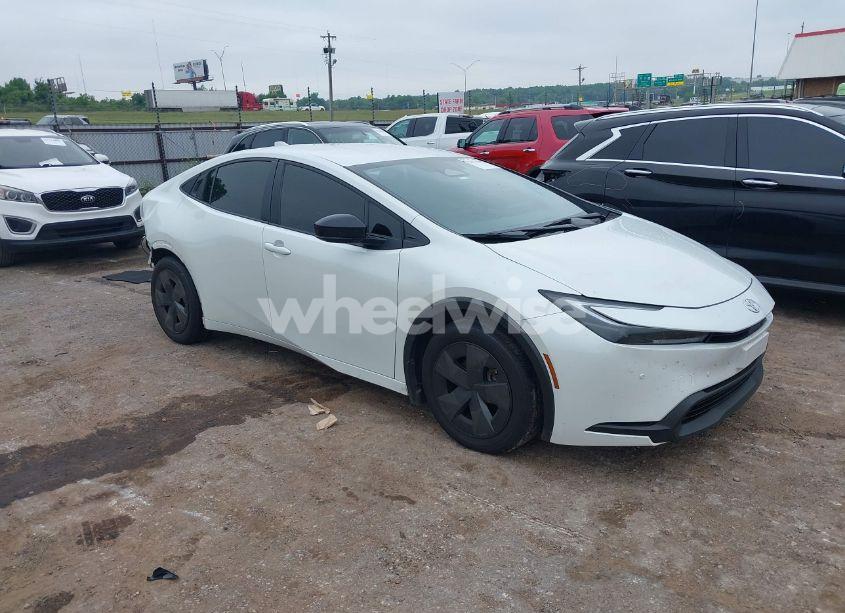 2023 Toyota Prius LE (VIN JTDACAAU2P3002022) main photo