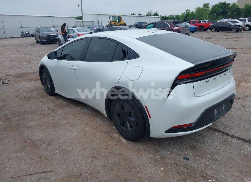 Photo 3 of 2023 Toyota Prius LE (VIN JTDACAAU2P3002022)