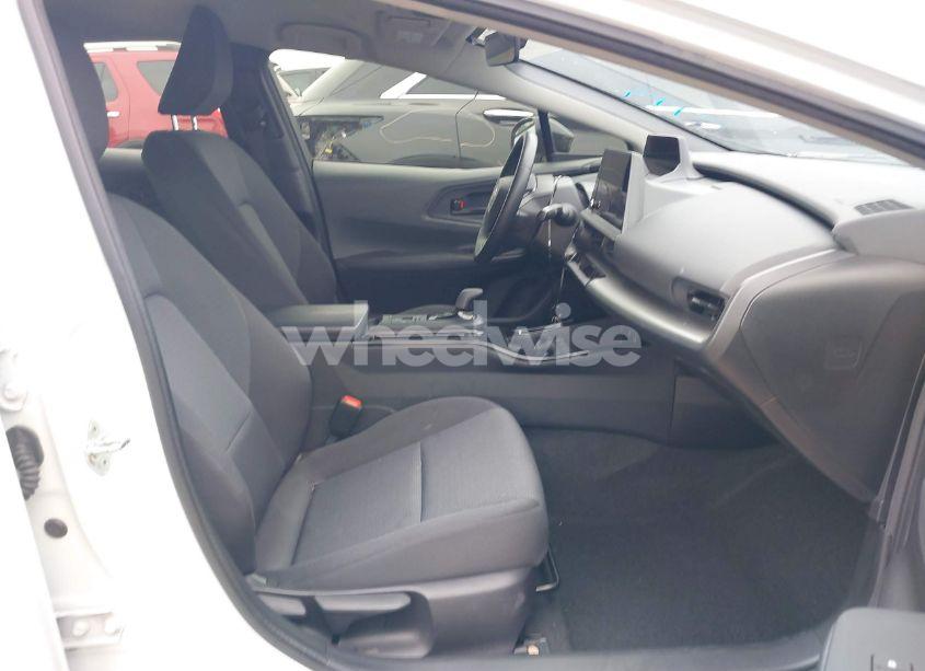 Photo 5 of 2023 Toyota Prius LE (VIN JTDACAAU2P3002022)