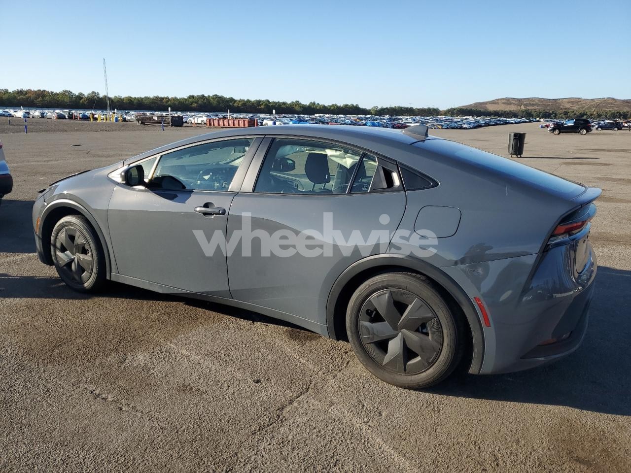 Photo 2 of 2025 TOYOTA PRIUS LE (VIN JTDACAAU3S3049360)