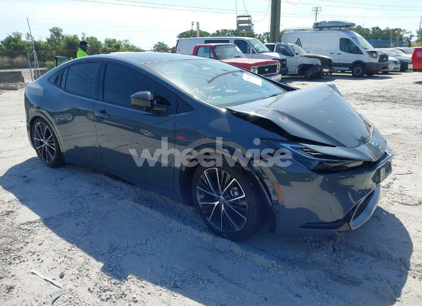 2024 Toyota Prius XLE (VIN JTDACAAU4R3023781) main photo