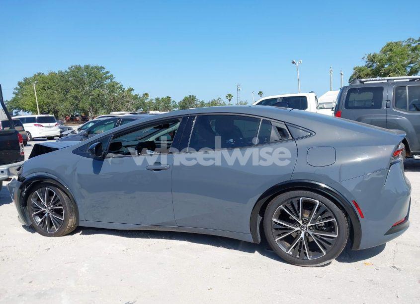 Photo 14 of 2024 Toyota Prius XLE (VIN JTDACAAU4R3023781)