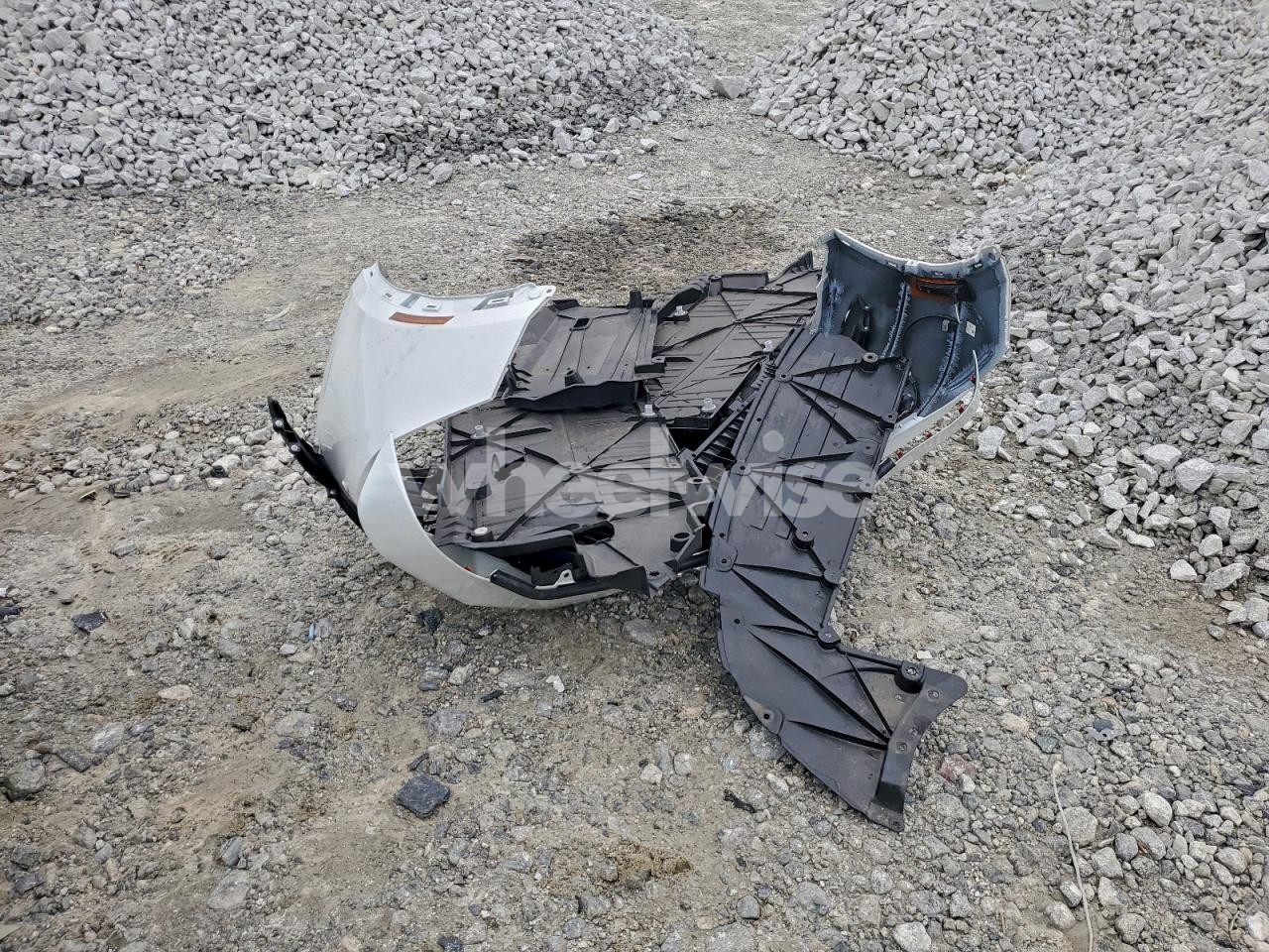 Photo 12 of 2024 TOYOTA PRIUS LE (VIN JTDACAAU4R3030469)