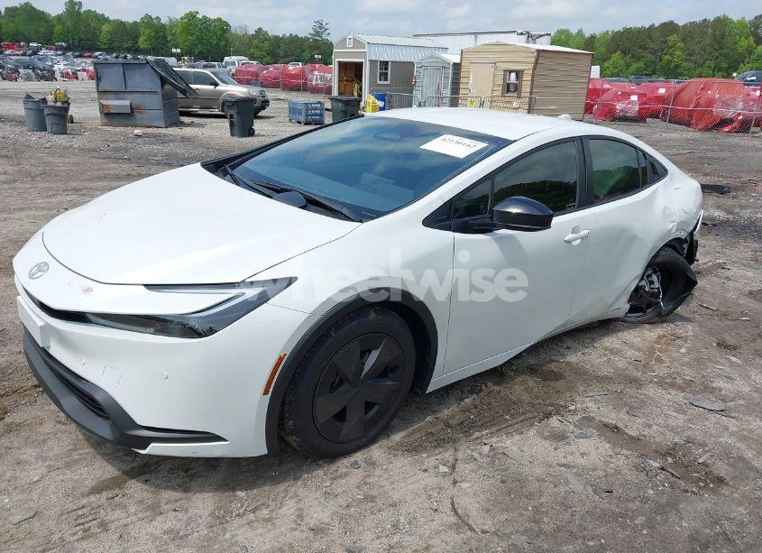 Photo 2 of 2025 Toyota Prius LE (VIN JTDACAAU4S3050100)