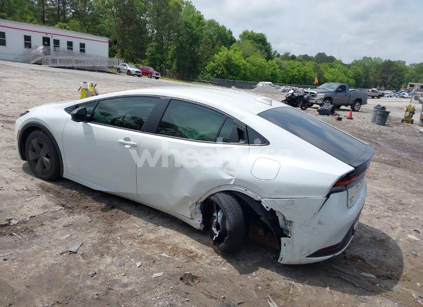 Photo 3 of 2025 Toyota Prius LE (VIN JTDACAAU4S3050100)