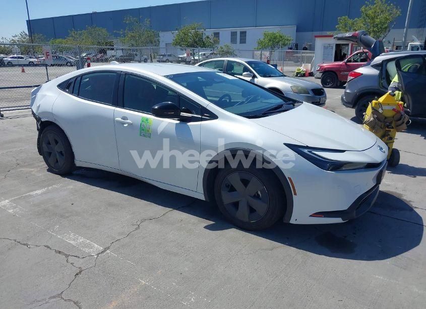 2023 Toyota Prius LE (VIN JTDACAAU6P3002332) main photo