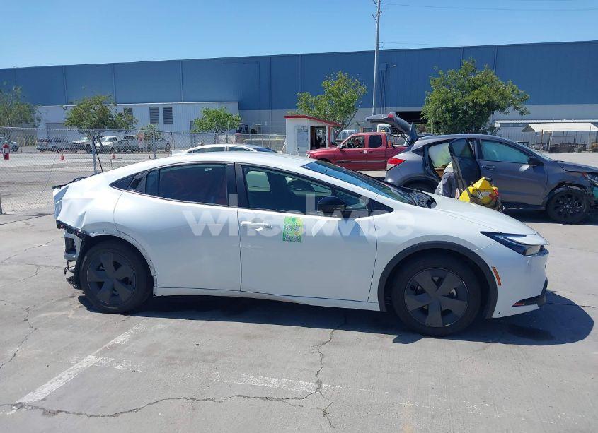 Photo 14 of 2023 Toyota Prius LE (VIN JTDACAAU6P3002332)