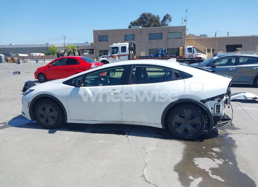 Photo 15 of 2023 Toyota Prius LE (VIN JTDACAAU6P3002332)