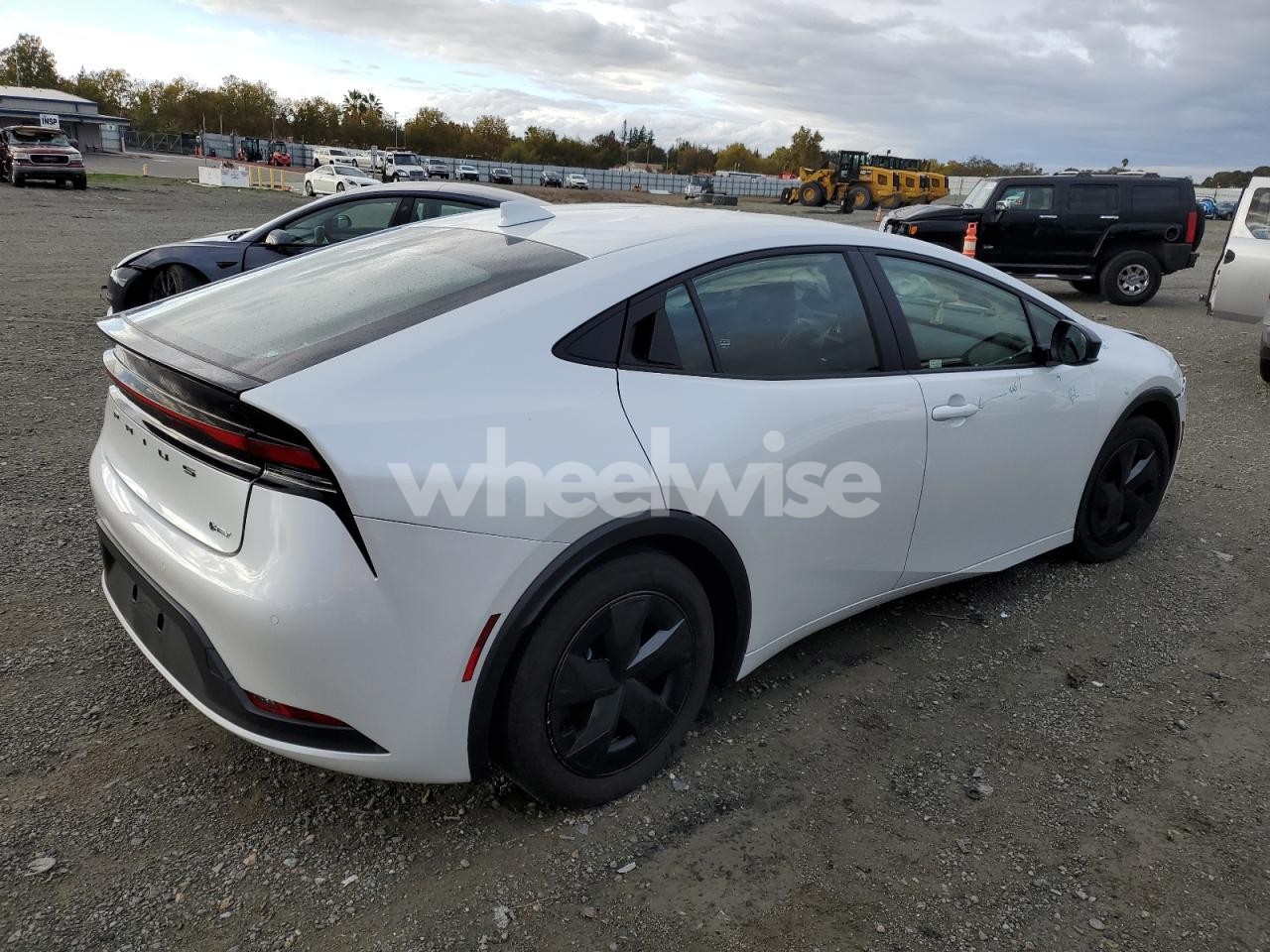 Photo 3 of 2023 TOYOTA PRIUS LE (VIN JTDACAAU6P3014433)