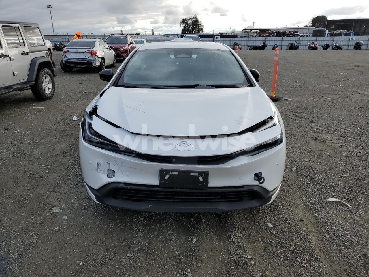 Photo 5 of 2023 TOYOTA PRIUS LE (VIN JTDACAAU6P3014433)