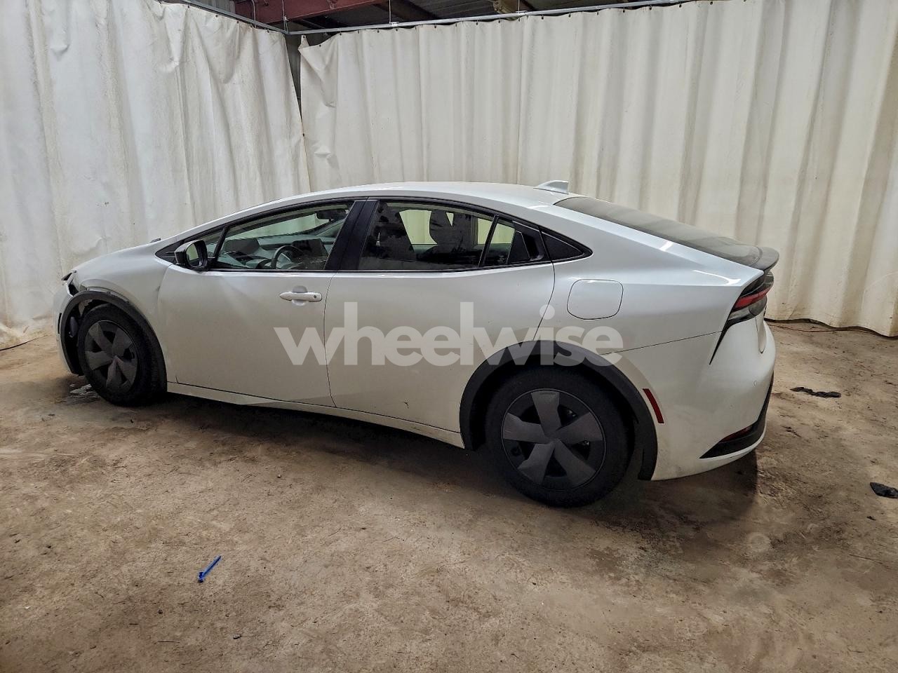 Photo 2 of 2025 TOYOTA PRIUS LE (VIN JTDACAAU6S3050857)