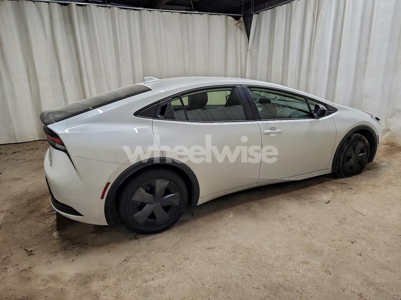 Photo 3 of 2025 TOYOTA PRIUS LE (VIN JTDACAAU6S3050857)