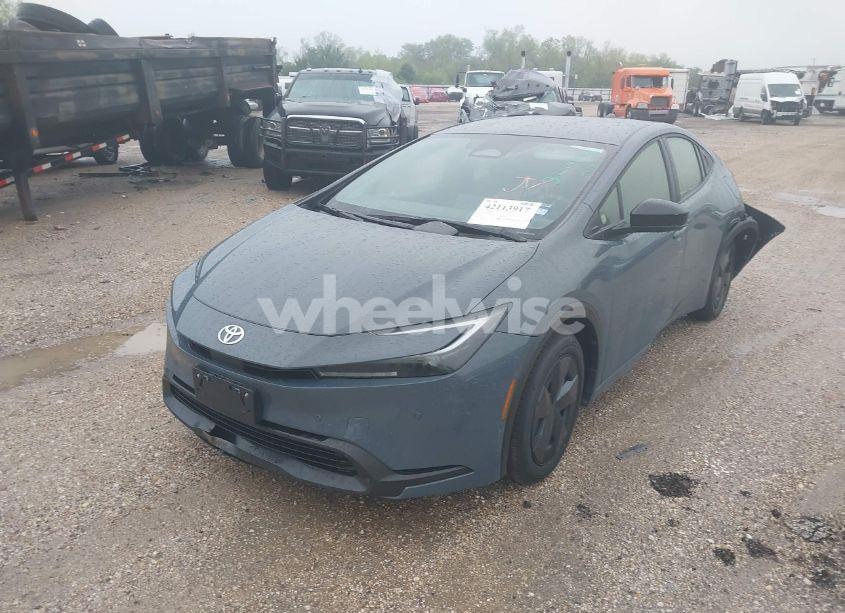 Photo 2 of 2025 Toyota Prius LE (VIN JTDACAAU7S3049099)