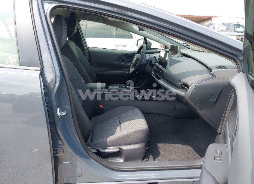 Photo 5 of 2025 Toyota Prius LE (VIN JTDACAAU7S3049099)