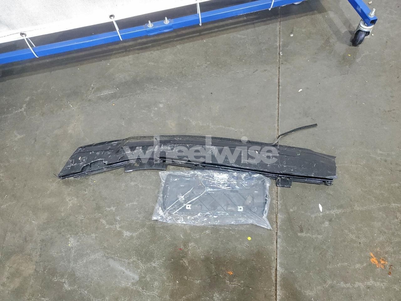 Photo 13 of 2025 TOYOTA PRIUS LE (VIN JTDACAAU7S3053704)