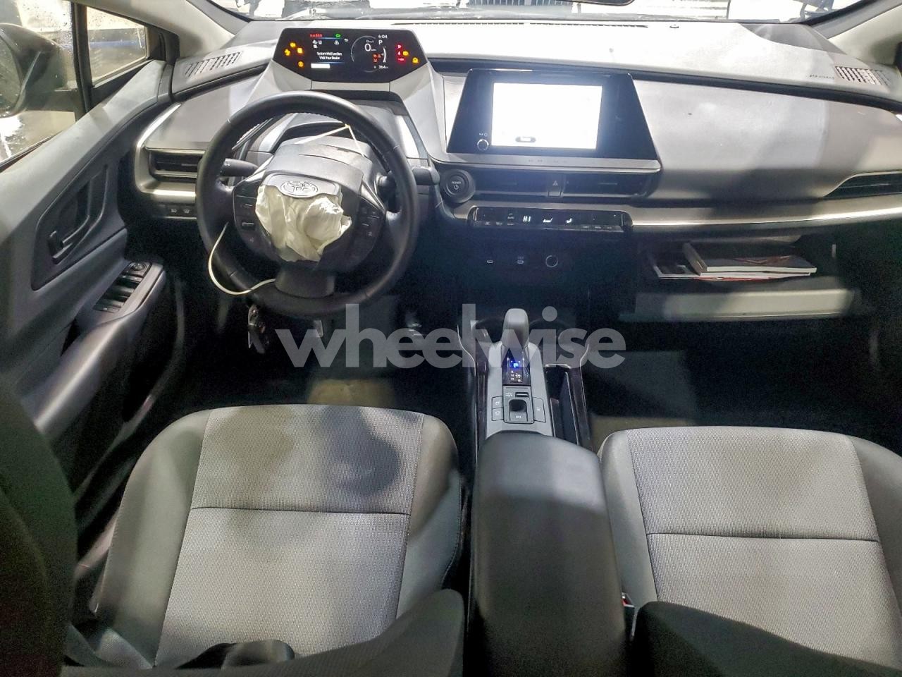 Photo 8 of 2025 TOYOTA PRIUS LE (VIN JTDACAAU7S3053704)