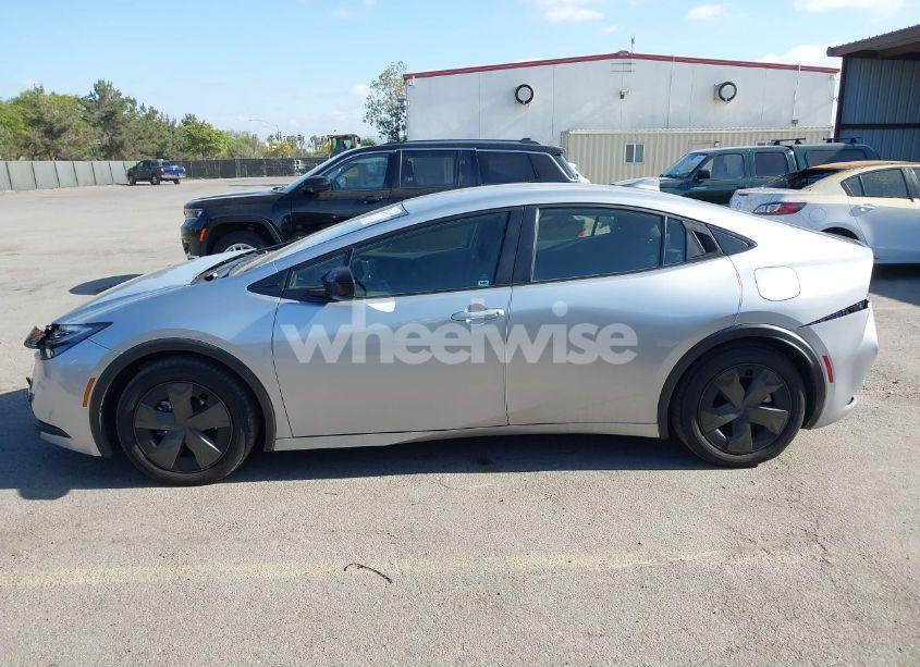 Photo 14 of 2024 Toyota Prius LE (VIN JTDACAAU8R3016221)