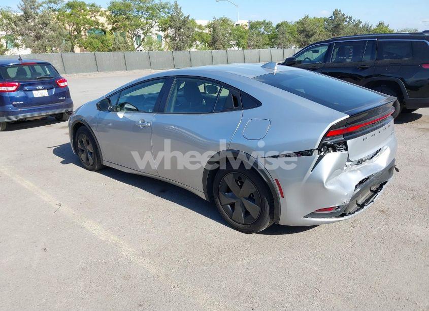 Photo 3 of 2024 Toyota Prius LE (VIN JTDACAAU8R3016221)