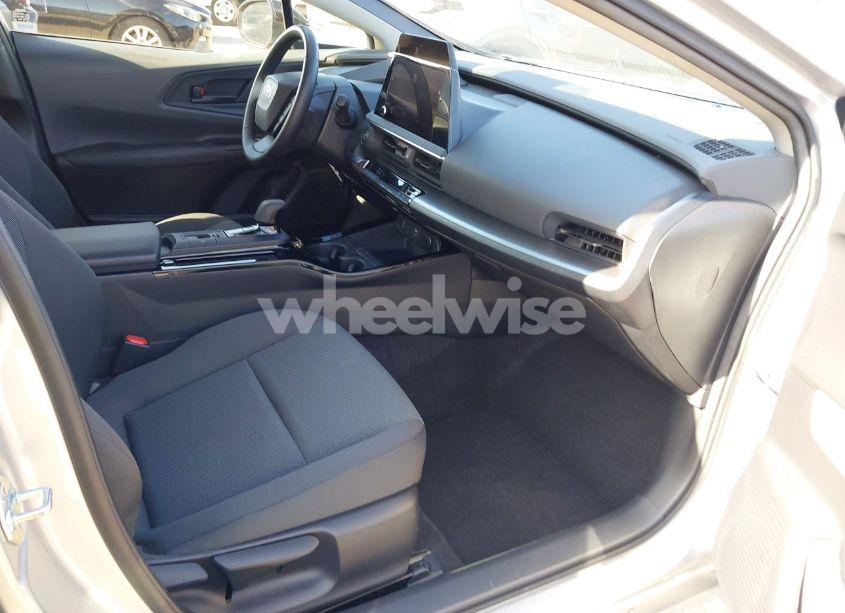 Photo 5 of 2024 Toyota Prius LE (VIN JTDACAAU8R3016221)