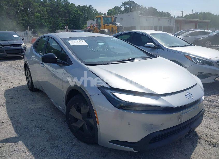 2024 Toyota Prius LE (VIN JTDACAAU8R3019975) main photo