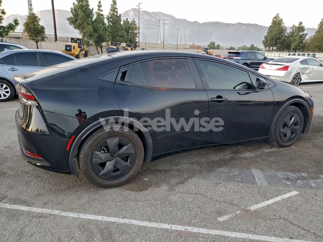 Photo 3 of 2024 TOYOTA PRIUS LE (VIN JTDACAAU8R3046285)