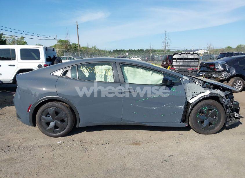 Photo 14 of 2024 Toyota Prius LE (VIN JTDACAAU9R3044514)