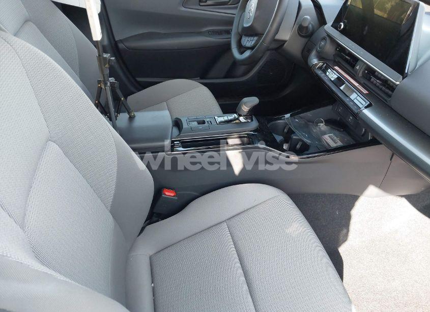 Photo 5 of 2024 Toyota Prius LE (VIN JTDACAAU9R3044514)