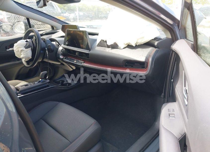 Photo 5 of 2024 Toyota Prius PRIME XSE (VIN JTDACACU2R3029933)