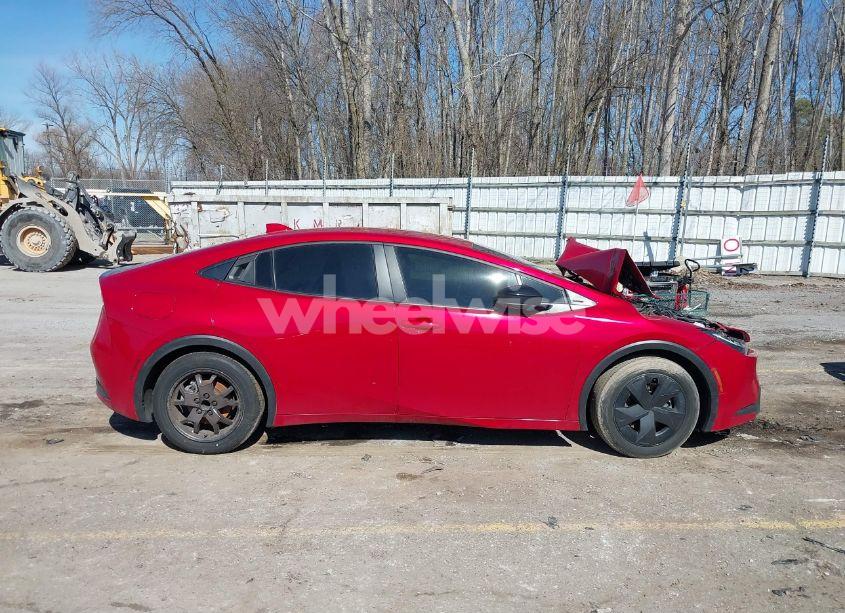 Photo 13 of 2023 Toyota Prius PRIME SE (VIN JTDACACU6P3004353)