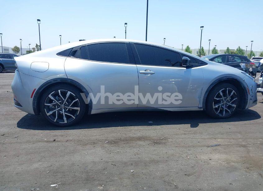 Photo 6 of 2024 Toyota Prius PRIME XSE (VIN JTDACACU8R3020136)