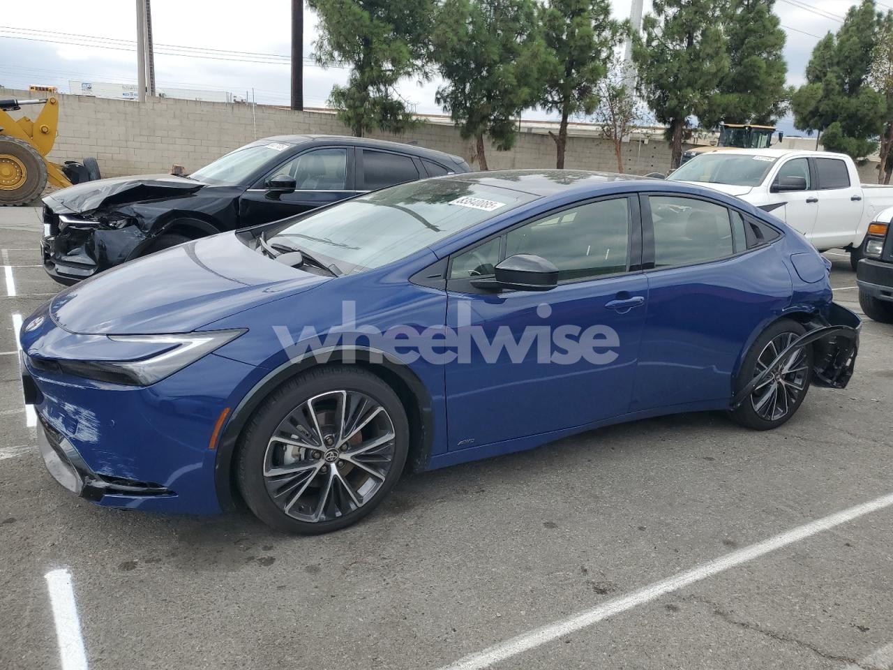 2024 TOYOTA PRIUS LE (VIN JTDADABU2R3022429) main photo