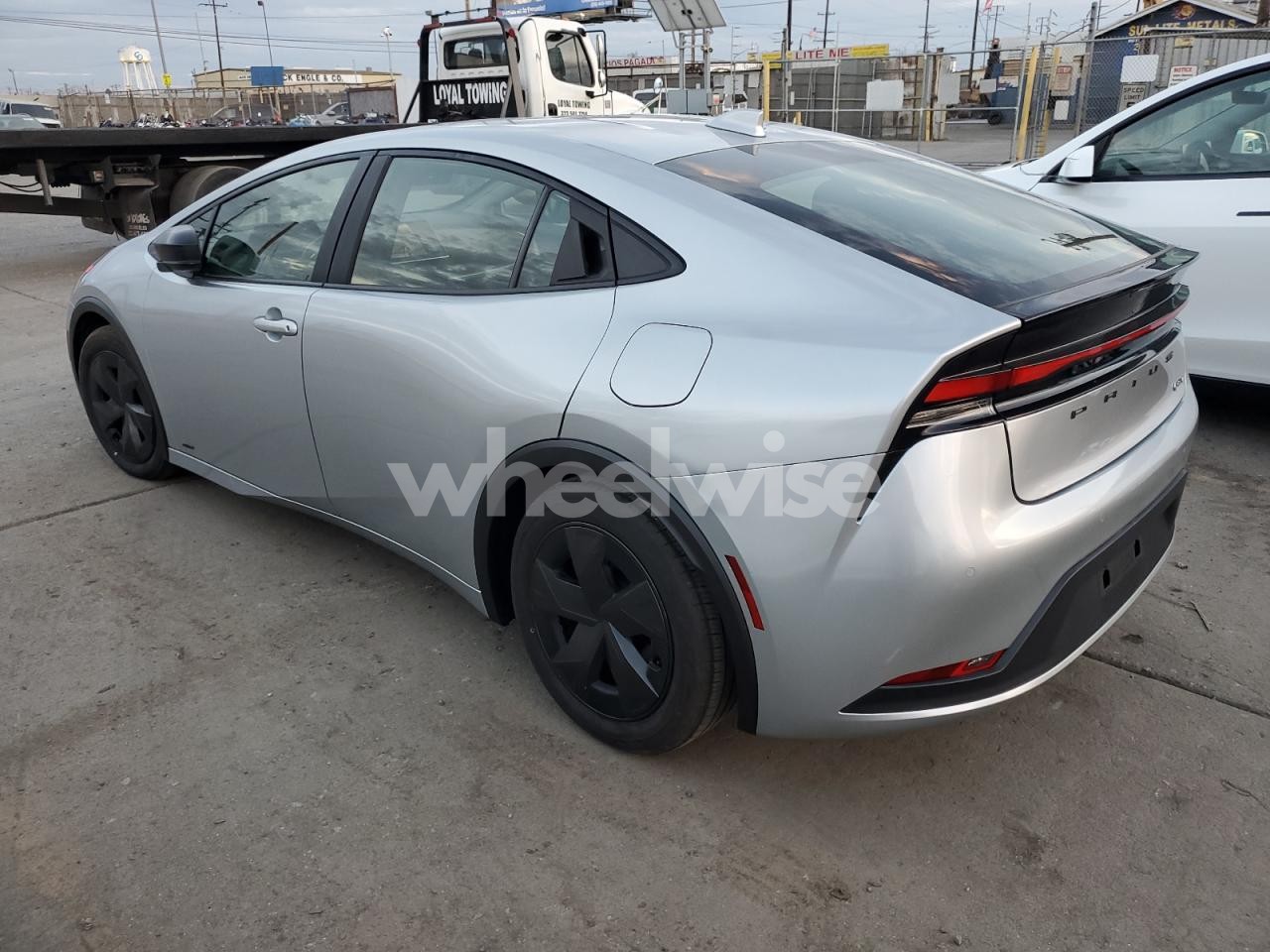 Photo 2 of 2024 TOYOTA PRIUS LE (VIN JTDADABU6R3009294)