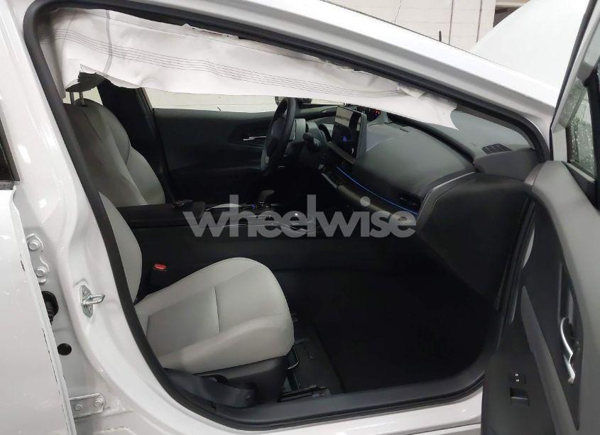 Photo 5 of 2024 Toyota Prius LIMITED AWD-E (VIN JTDADABU6R3024846)