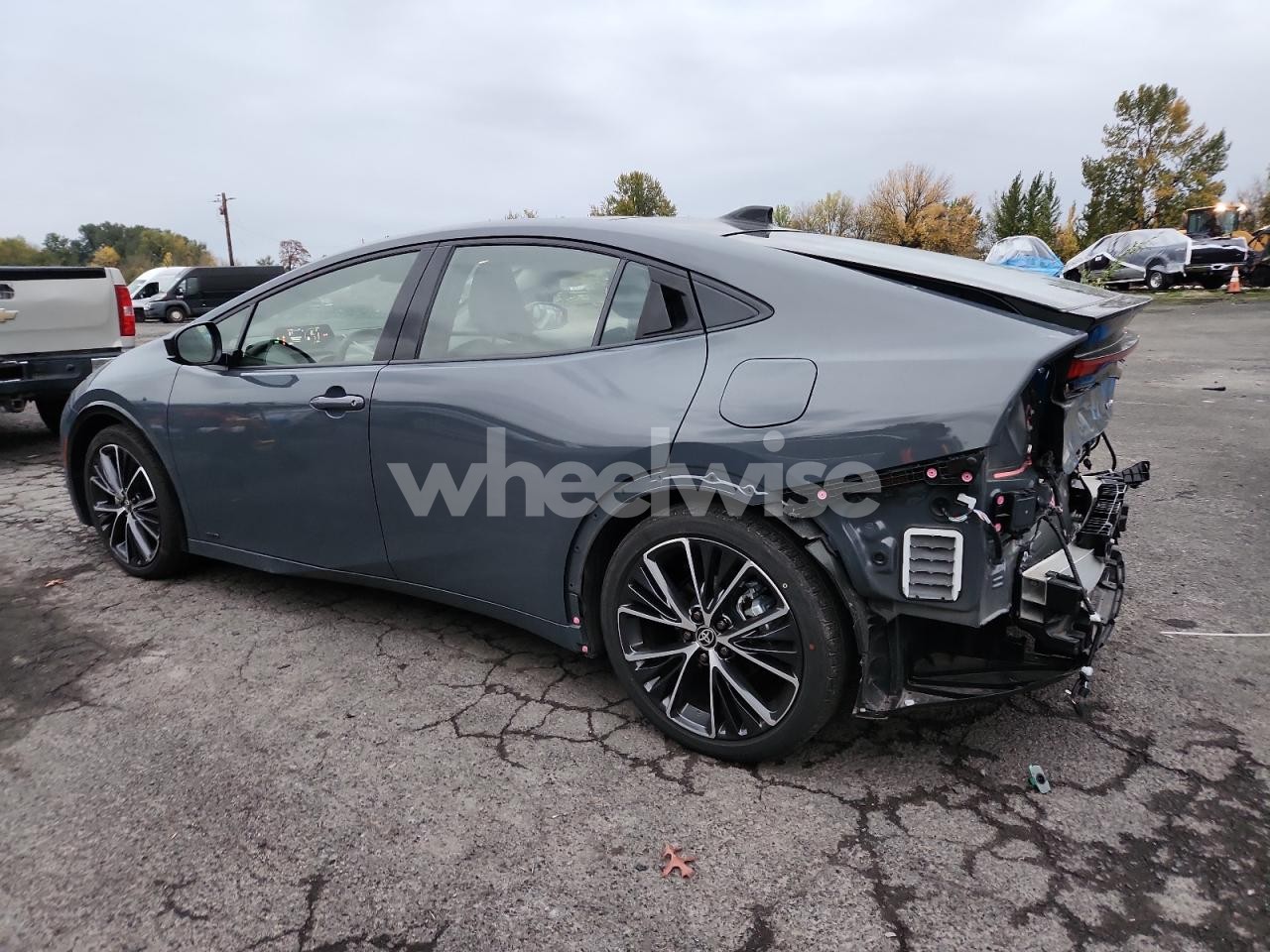 Photo 2 of 2024 TOYOTA PRIUS LE (VIN JTDADABU7R3012348)