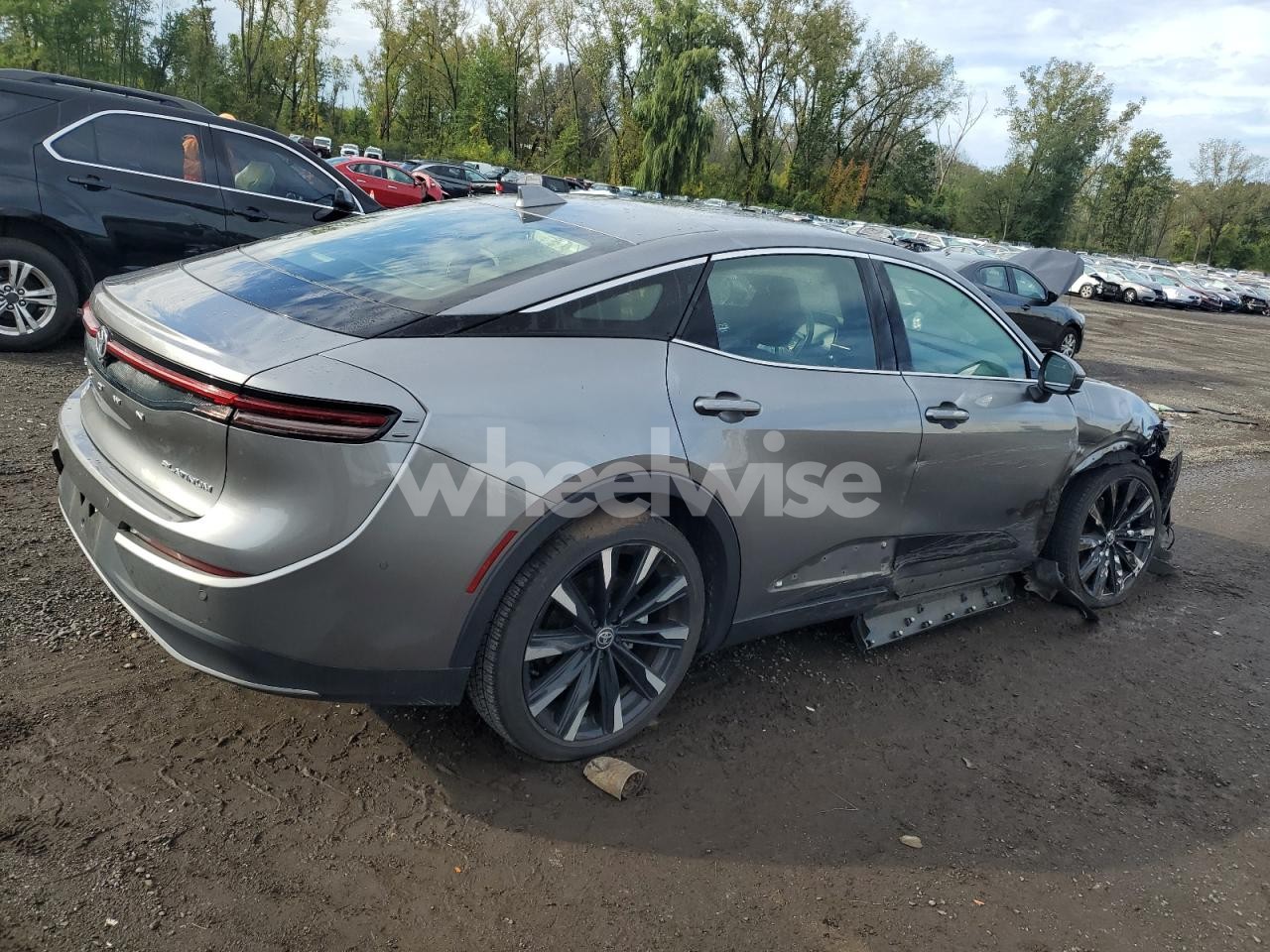 Photo 3 of 2024 TOYOTA CROWN PLATINUM (VIN JTDAFAAF5R3007808)