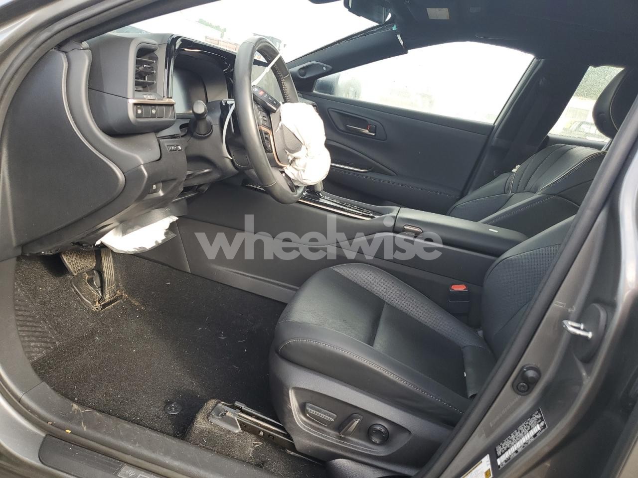 Photo 7 of 2024 TOYOTA CROWN PLATINUM (VIN JTDAFAAF5R3007808)