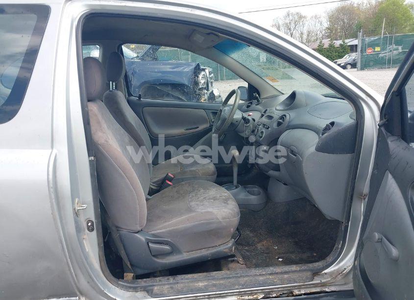 Photo 5 of 2000 Toyota Echo N/A (VIN JTDAT1232Y0064982)