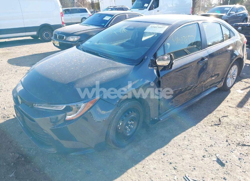 Photo 2 of 2024 Toyota Corolla LE (VIN JTDB4MEE2R3021436)