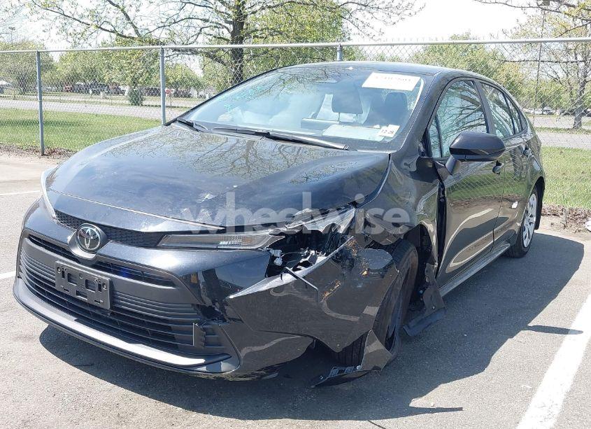 Photo 2 of 2024 Toyota Corolla LE (VIN JTDB4MEE2R3021601)