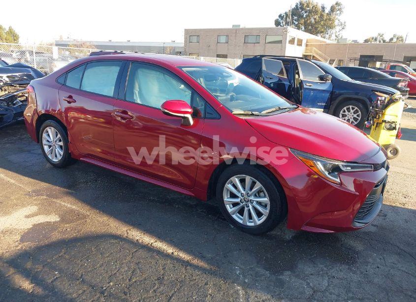 2024 Toyota Corolla LE (VIN JTDB4MEE4RJ016623) main photo